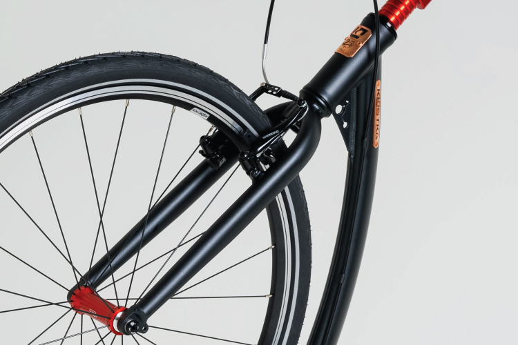 Hybridní technologie. Tuhá. Lehká. Tlumící vibrace.