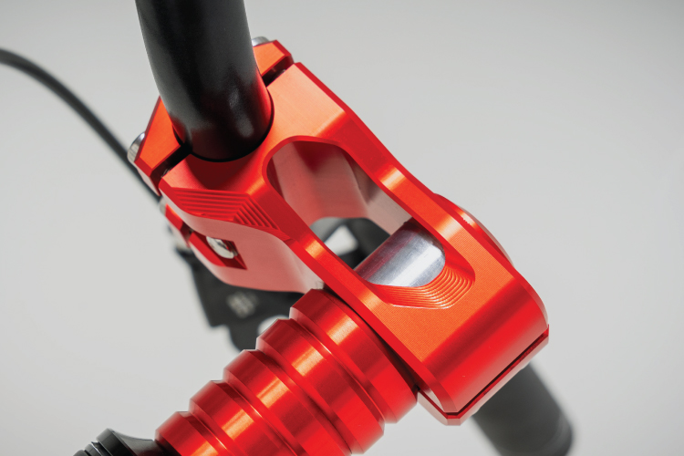 Představec jako klenot. Doplňky jako bonus.