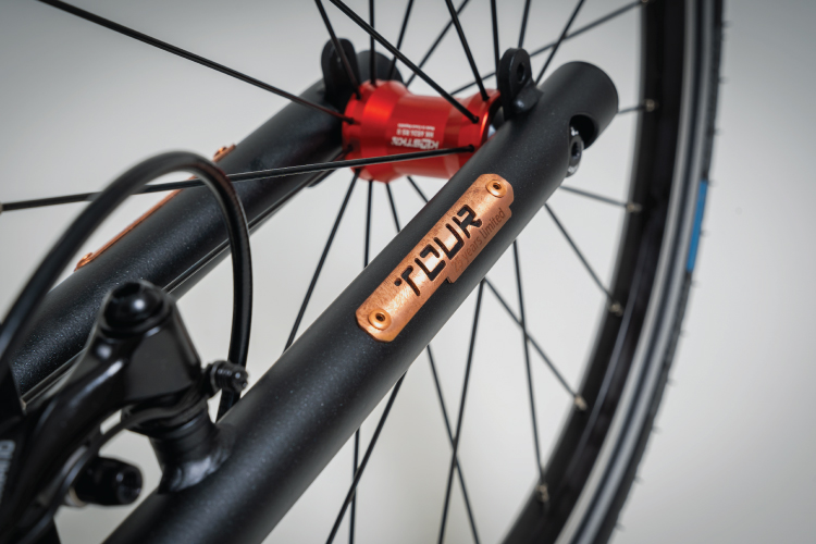 Bez okopaných kotníků a s funkčními prvky.